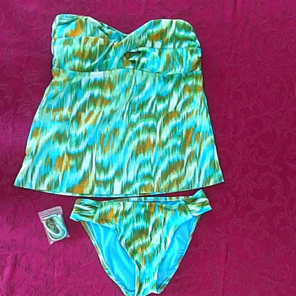 Mossimo 2 piece bathing suit, size medium